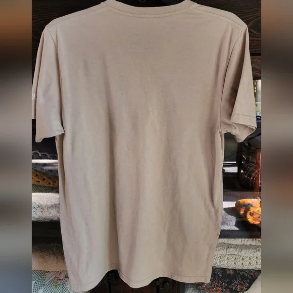 Columbia Men's Light Tan Graphic Tee - Picture 4 of 4